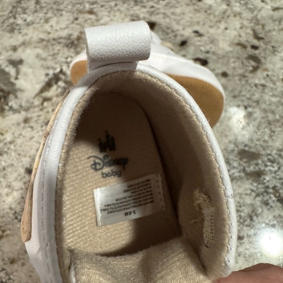 Disney Baby Winnie the Pooh Baby Shoes 3-6 months - Picture 9 of 10